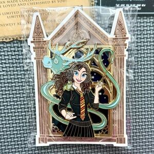 Waltronus Anna Fantasy Pin